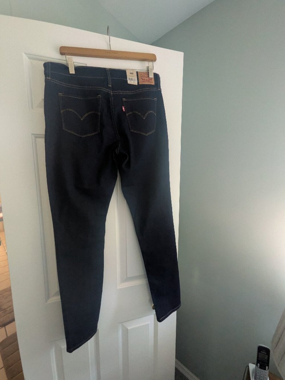 Levi's 311 Shaping Skinny jeans Size 12 Long, W31 L32, NWT - Picture 6 of 6